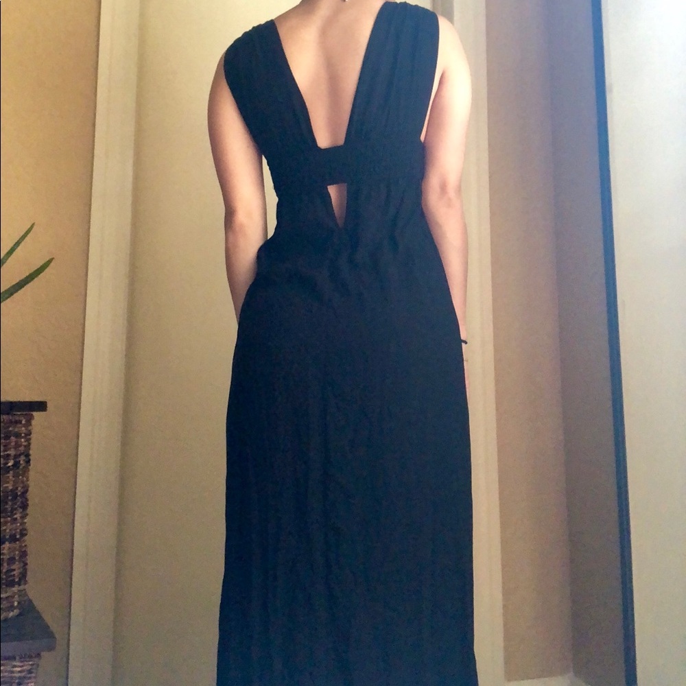 V CUT MAXI DRESS